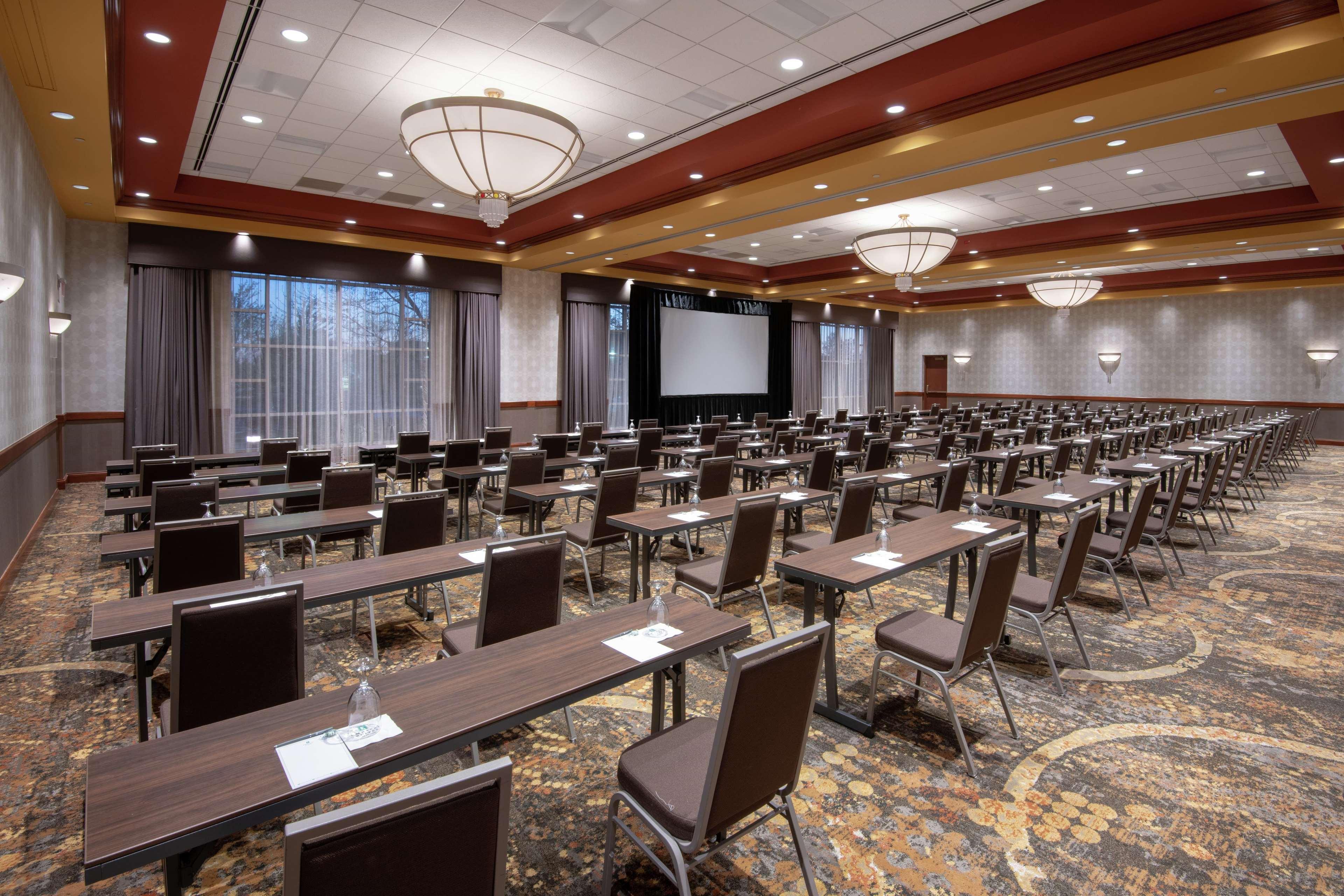 Embassy Suites Northwest Arkansas - Hotel, Spa & Convention Center Rogers Exterior photo