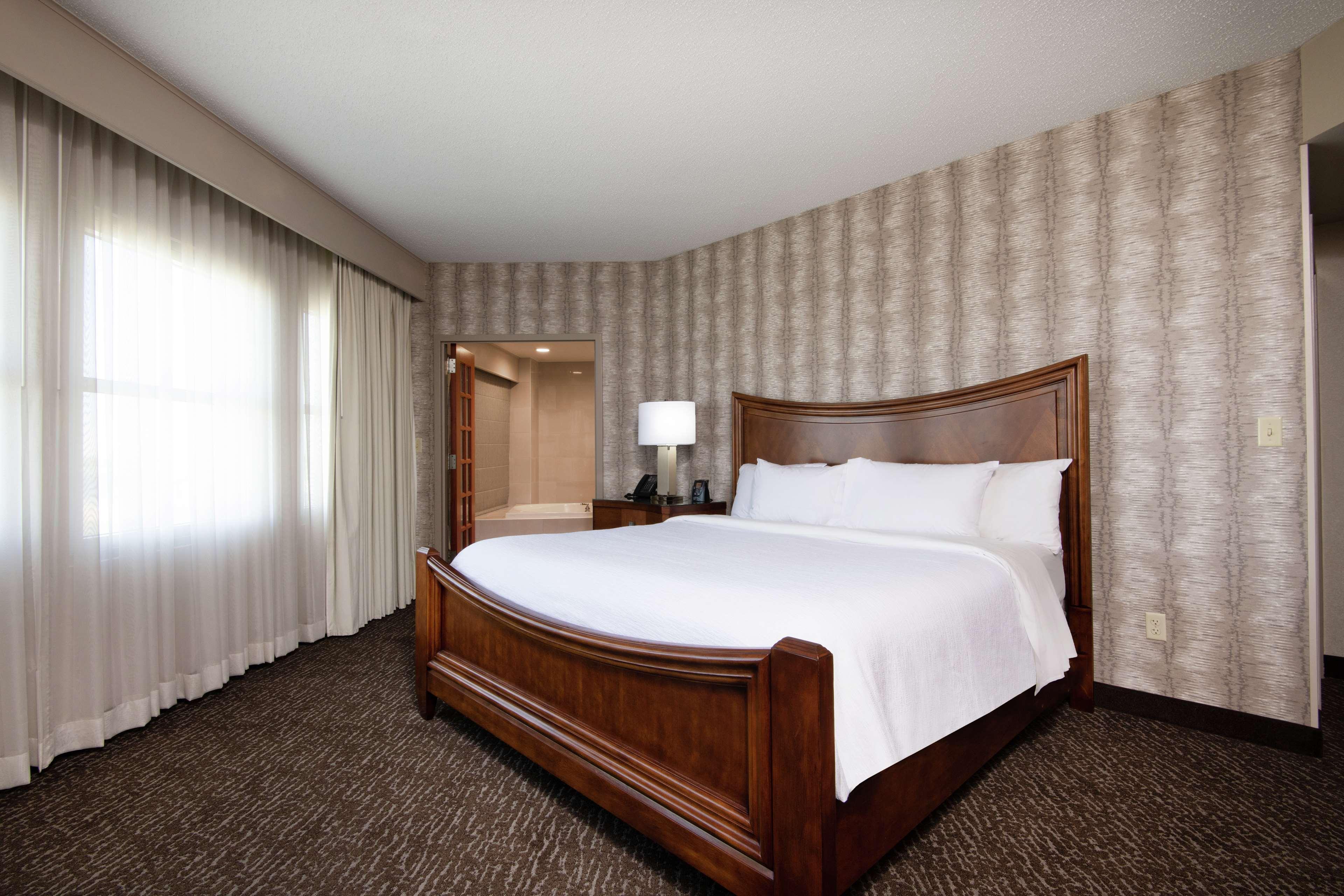 Embassy Suites Northwest Arkansas - Hotel, Spa & Convention Center Rogers Exterior photo